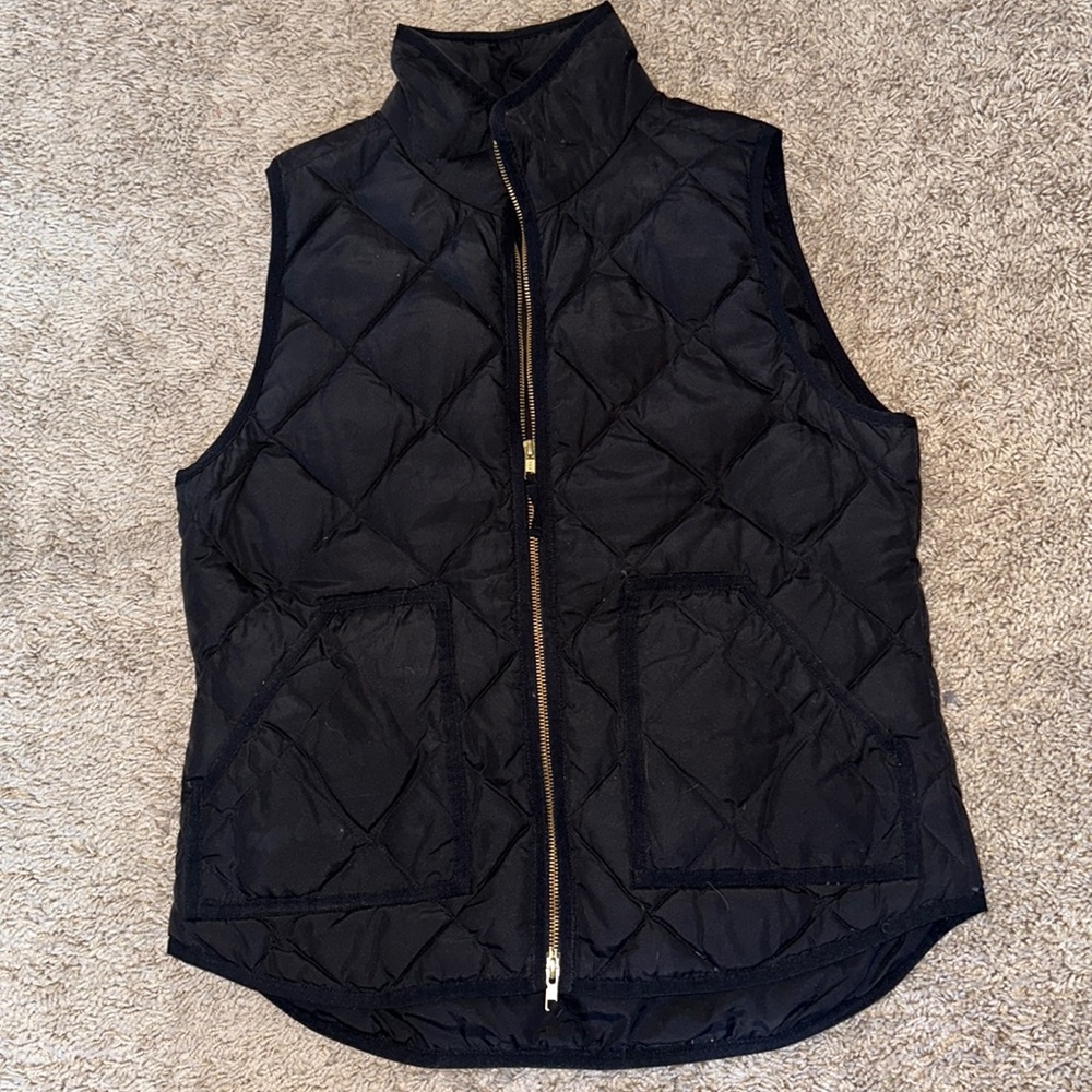 *Great Condition* J Crew black vest!!!